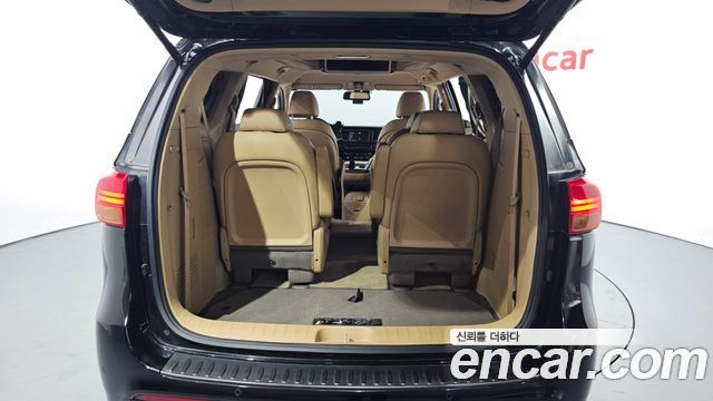 Kia Canival 2018 — photo 25
