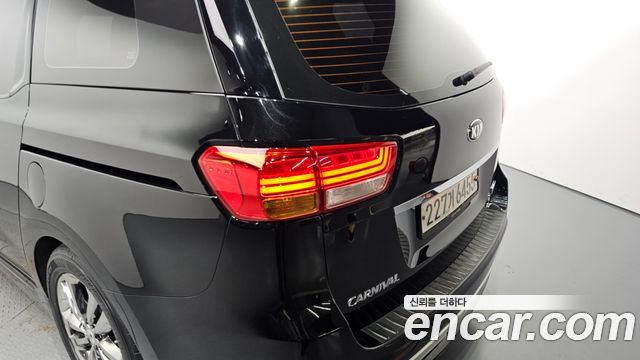 Kia Canival 2018 — photo 9