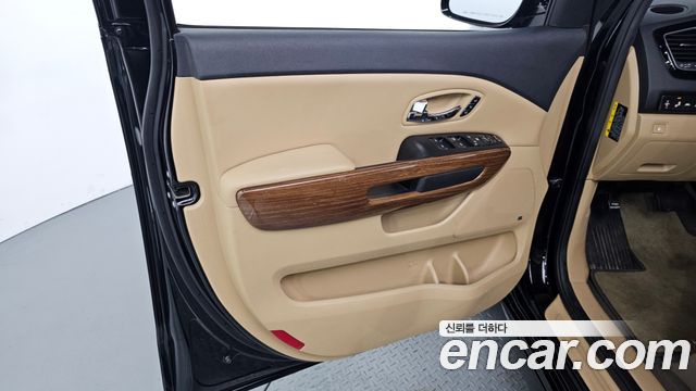 Kia Canival 2018 — photo 14