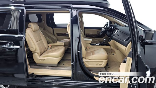 Kia Canival 2018 — photo 16
