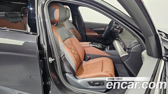BMW 5-Series 2026 — photo 12