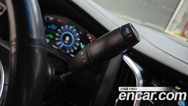Cadillac Escalade 2018 — photo 9