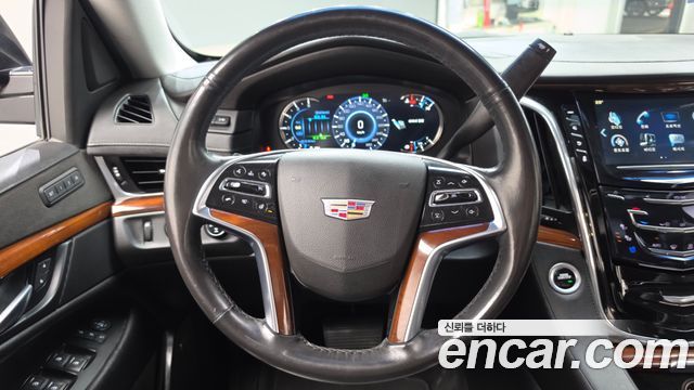 Cadillac Escalade 2018 — photo 13