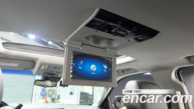 Cadillac Escalade 2018 — photo 19