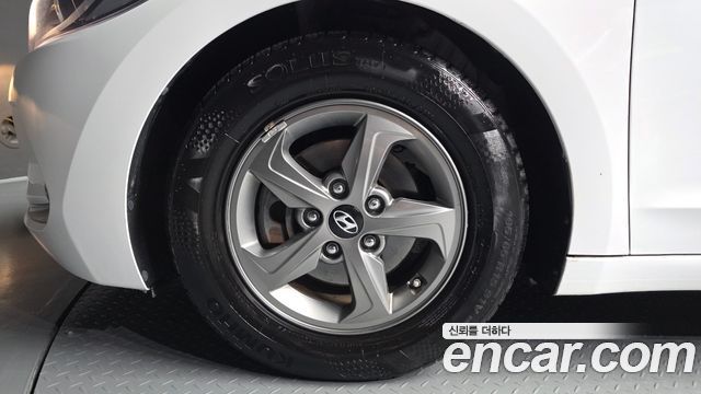 Hyundai AVANTE 2016 — photo 5
