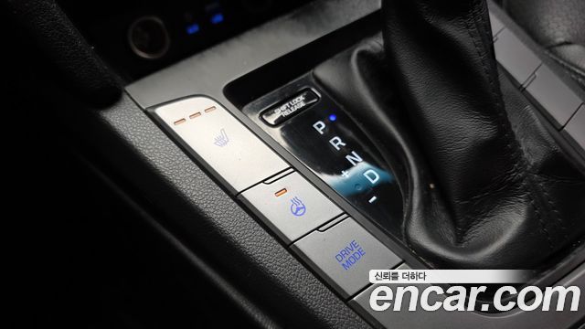 Hyundai AVANTE 2016 — photo 18