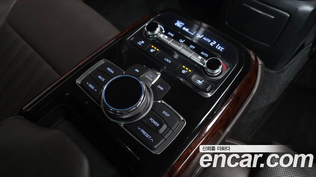 Genesis EQ900 2016 — photo 24