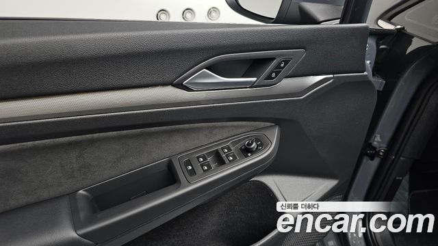 Volkswagen Golf 2026 — photo 34
