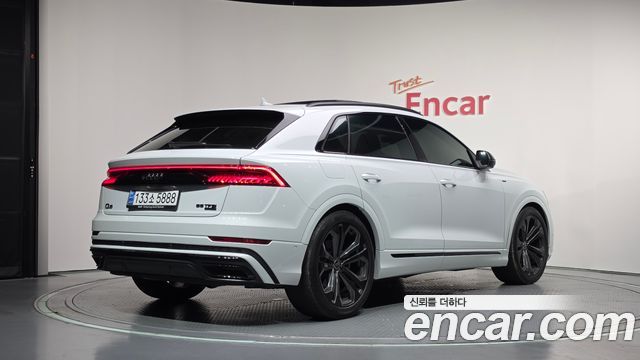 Audi Q8 2023 — photo 2
