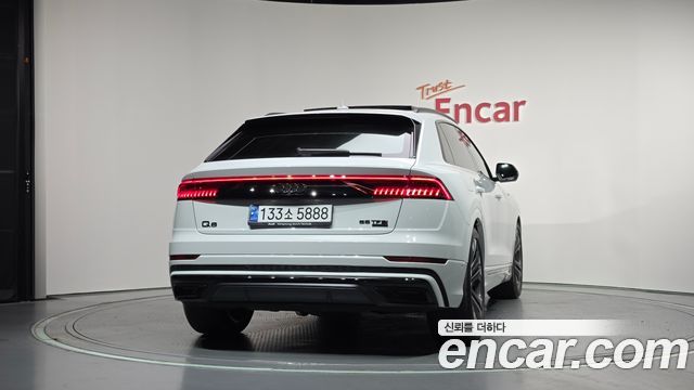 Audi Q8 2023 — photo 4