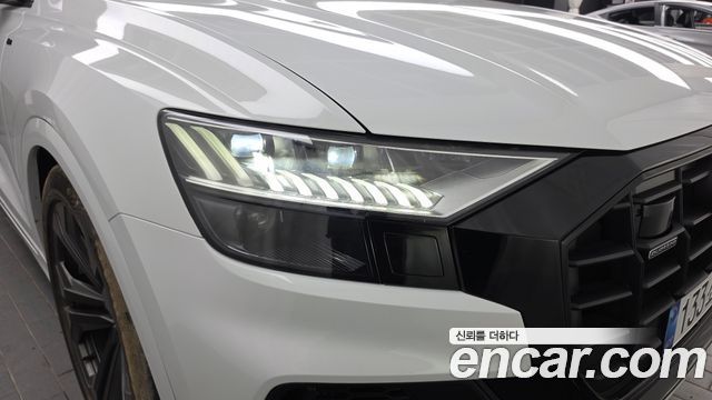 Audi Q8 2023 — photo 8