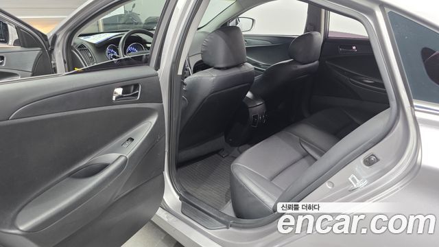 Hyundai Sonata 2013 — photo 11