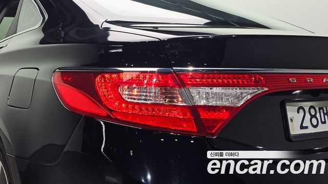 Hyundai Grandeur 2015 — photo 9