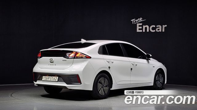 Hyundai Ioniq 2020 — photo 2