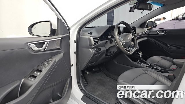 Hyundai Ioniq 2020 — photo 13