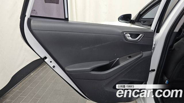 Hyundai Ioniq 2020 — photo 15