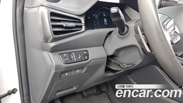 Hyundai Ioniq 2020 — photo 27