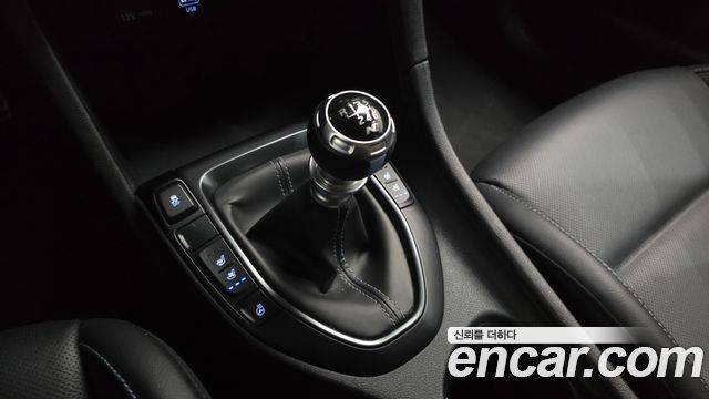 Hyundai Veloster 2021 — photo 9