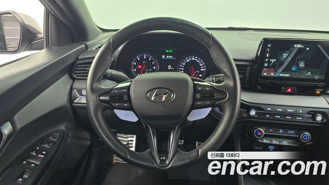 Hyundai Veloster 2021 — photo 13