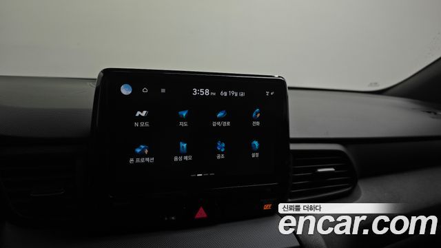 Hyundai Veloster 2021 — photo 16