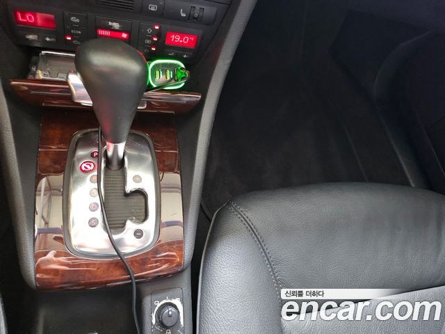 Audi A6 2004 — photo 14