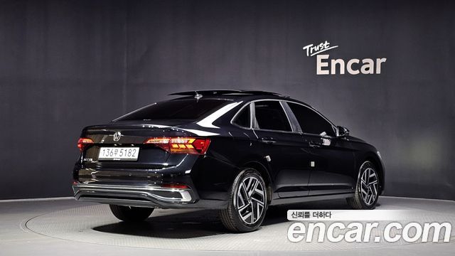 Volkswagen Jetta 2024 — photo 2