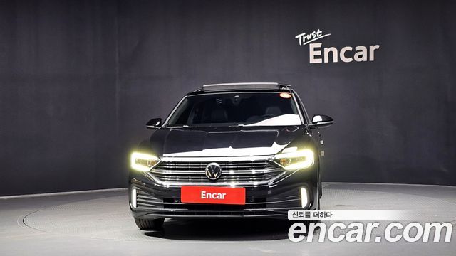 Volkswagen Jetta 2024 — photo 3