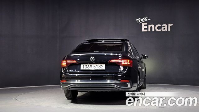 Volkswagen Jetta 2024 — photo 4