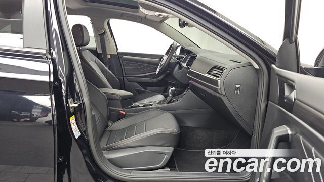 Volkswagen Jetta 2024 — photo 11