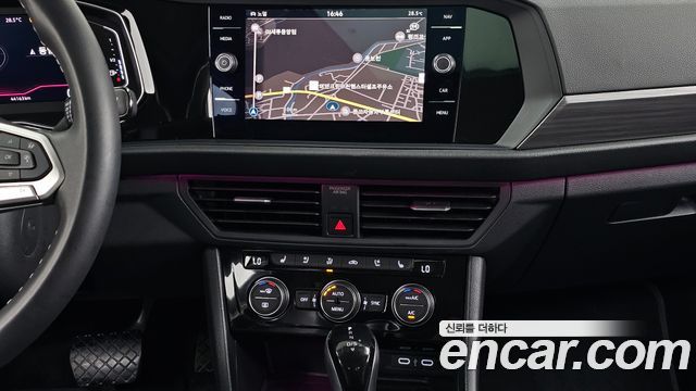 Volkswagen Jetta 2024 — photo 14