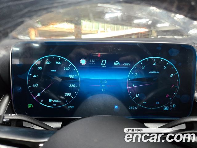 Mercedes-Benz GLC-Class 2026 — photo 4