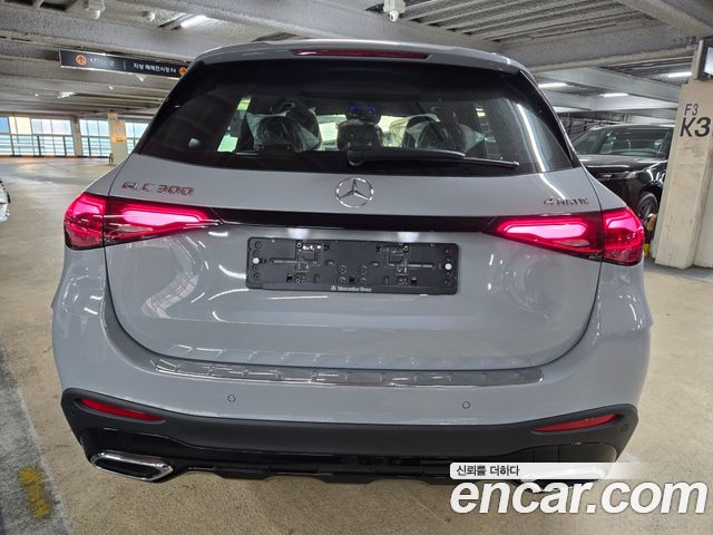 Mercedes-Benz GLC-Class 2026 — photo 9