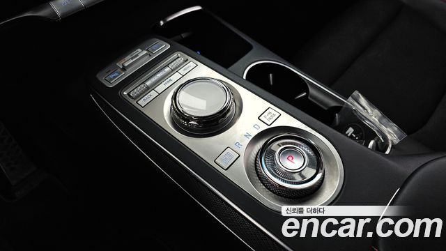 Genesis GV70 2022 — photo 12