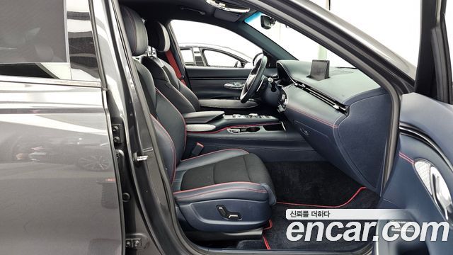 Genesis GV70 2022 — photo 17