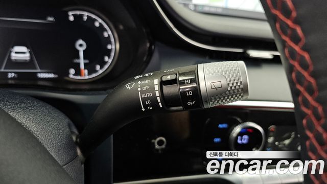 Genesis GV70 2022 — photo 24