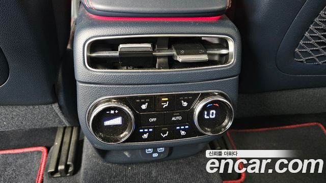 Genesis GV70 2022 — photo 25