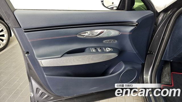 Genesis GV70 2022 — photo 14
