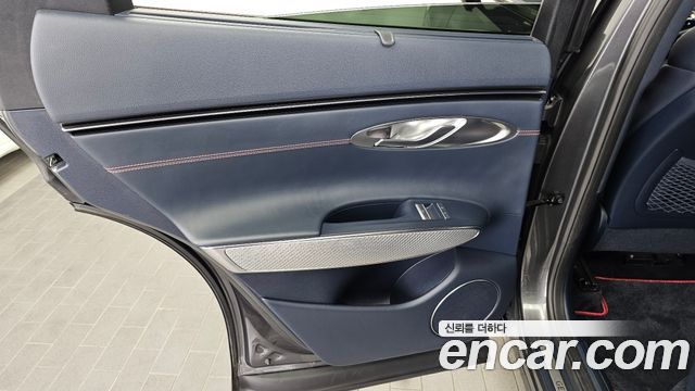 Genesis GV70 2022 — photo 15