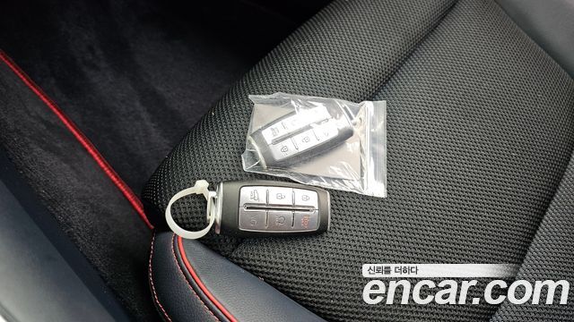 Genesis GV70 2022 — photo 16