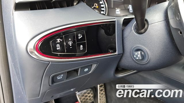 Genesis GV70 2022 — photo 28