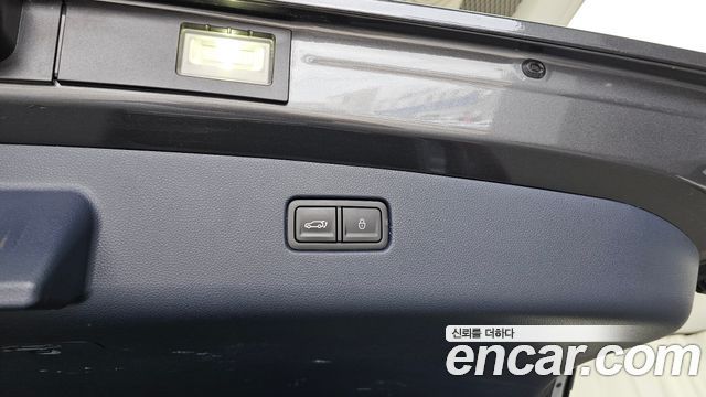 Genesis GV70 2022 — photo 32