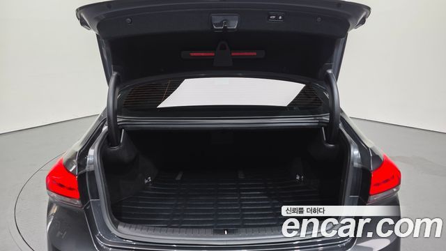 Genesis G80 2018 — photo 20