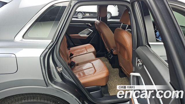 Audi Q3 2022 — photo 11