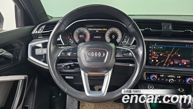Audi Q3 2022 — photo 15