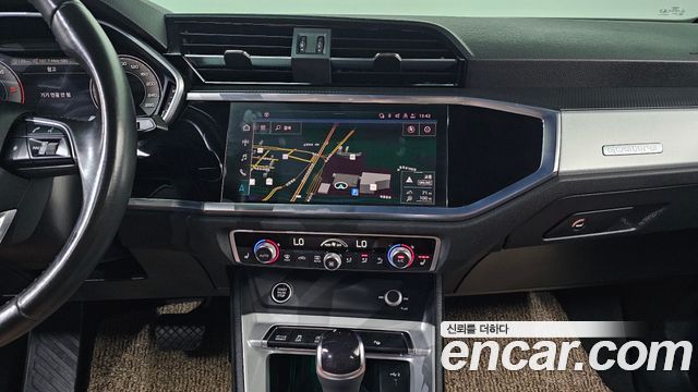 Audi Q3 2022 — photo 16