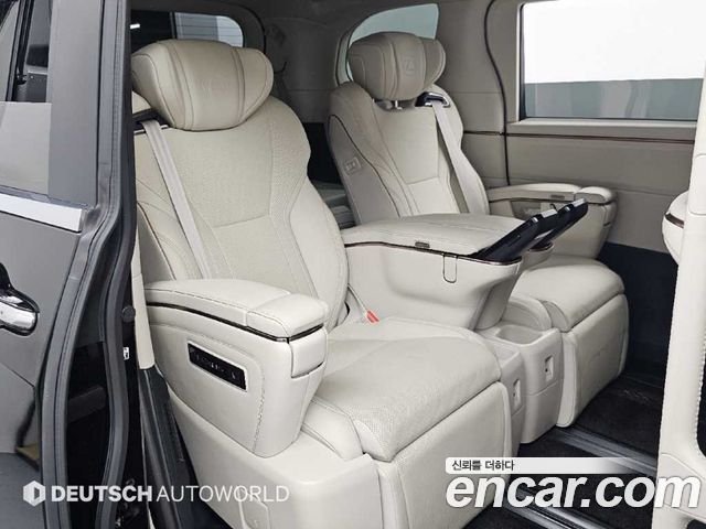 Lexus LM 2025 — photo 12