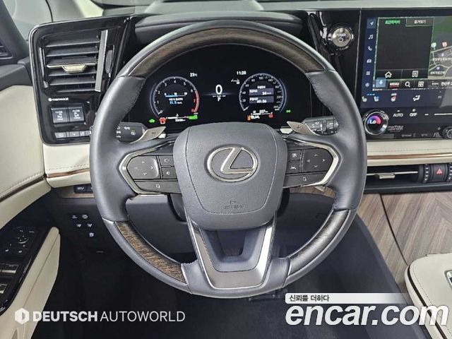 Lexus LM 2025 — photo 13