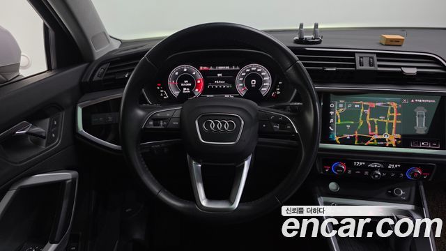 Audi Q3 2020 — photo 13