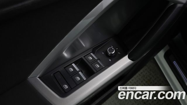 Audi Q3 2020 — photo 16
