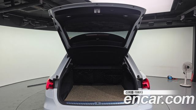 Audi Q3 2020 — photo 20
